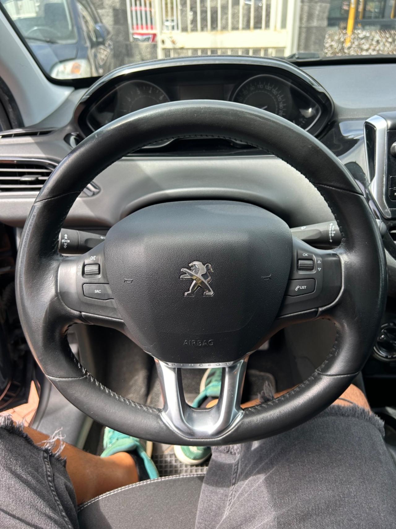 Peugeot 208 PureTech 82 5 porte Allure