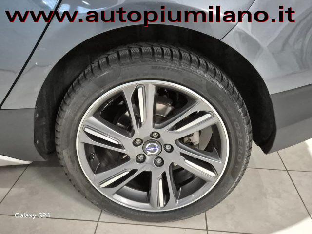 VOLVO V40 Cross Country T4 AWD Geartronic Summum