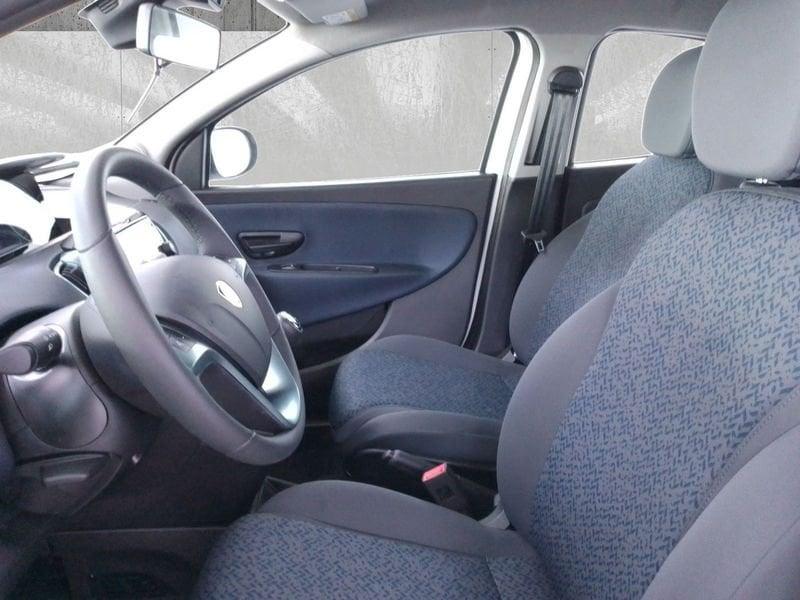 Lancia Ypsilon 1.0 firefly hybrid Gold s&s 70cv
