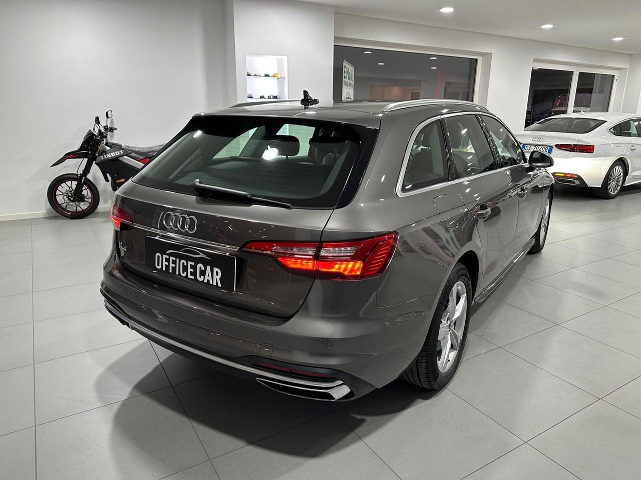 Audi A4 Avant 30 2.0 tdi s-tronic