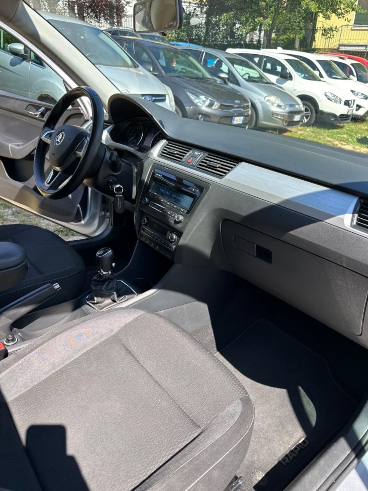 Skoda RAPID 1.6 TDI CR 105 CV STYLE KMCERT UNICOPR