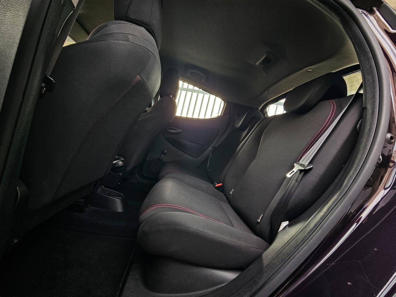 Lancia Ypsilon 5 porte Metano Ecochic Elefantino