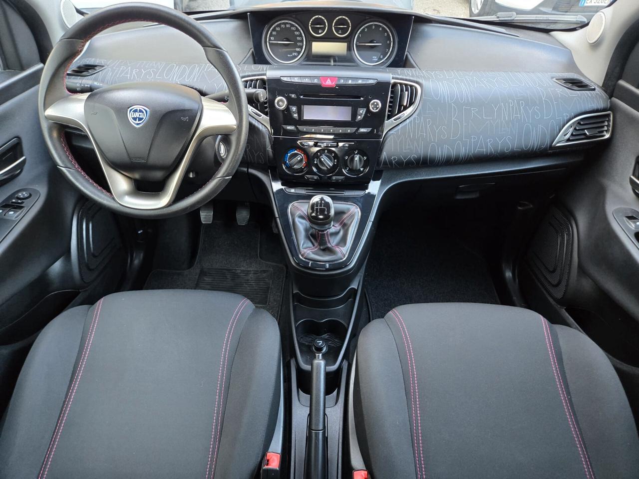 Lancia Ypsilon 0.9 TwinAir 85 CV 5 porte Metano Ecochic Elefantino Neopatentati