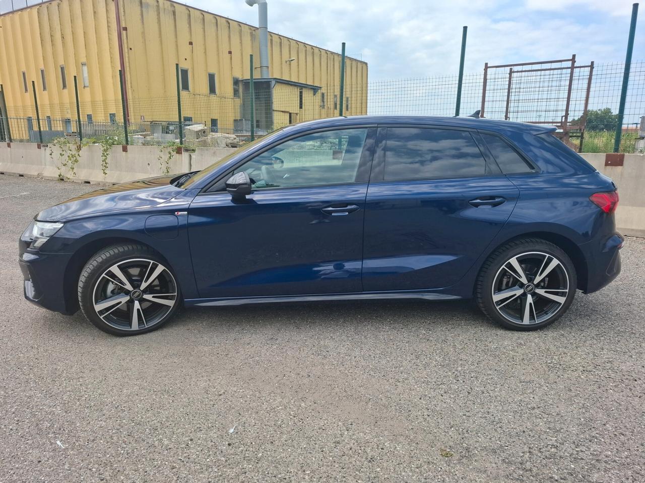 Audi A3 allstreet 35 TFSI S tronic Identity Contrast
