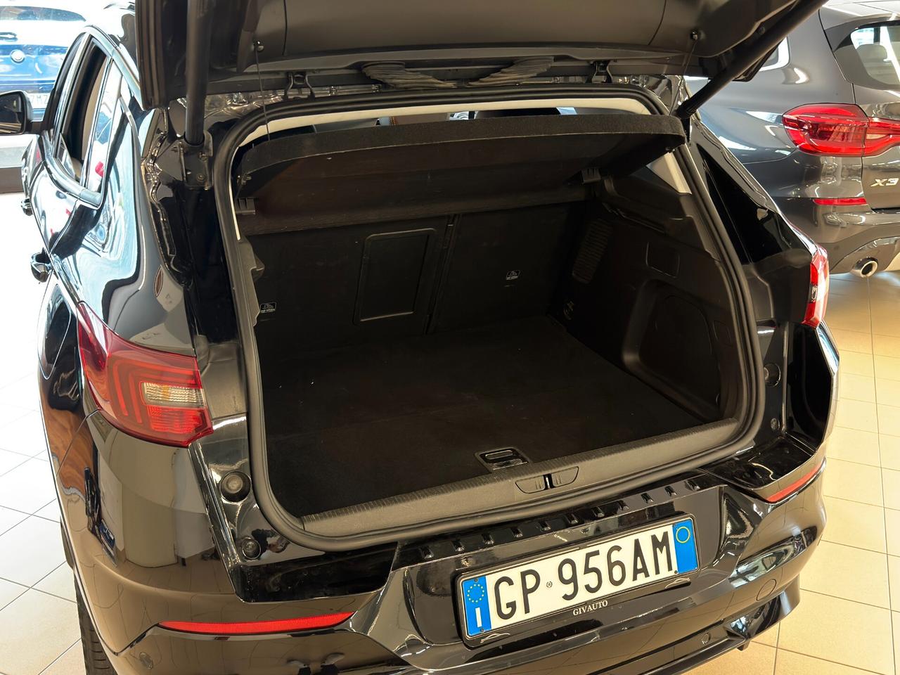 Opel Grandland GSe awd Benzina/plug-in 1.6cc 300cv automatica