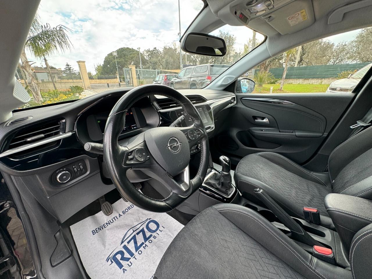 Opel Corsa 1.2 Design & Tech