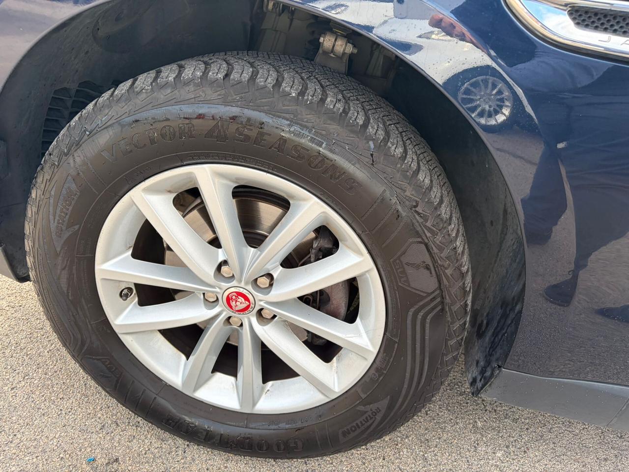 Jaguar F-Pace 2.0 D 180 CV Portfolio