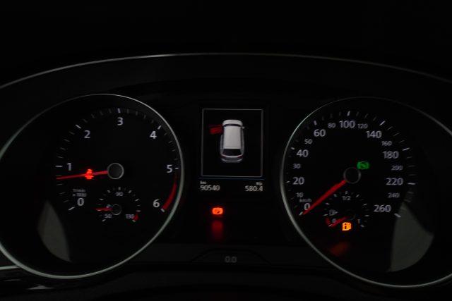 VOLKSWAGEN Passat Passat 1.6 TDI DSG Business BlueMotion Technology