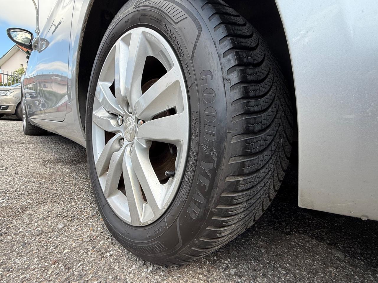 Peugeot 308 BlueHDi 120 S&S EAT6 SW Business