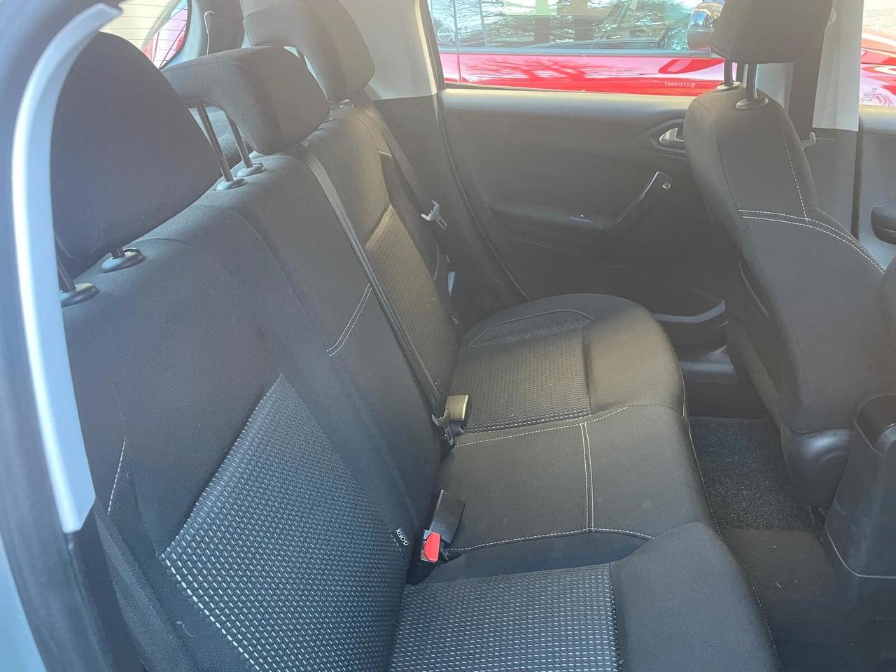 Peugeot 208 PureTech 82 5 porte Allure