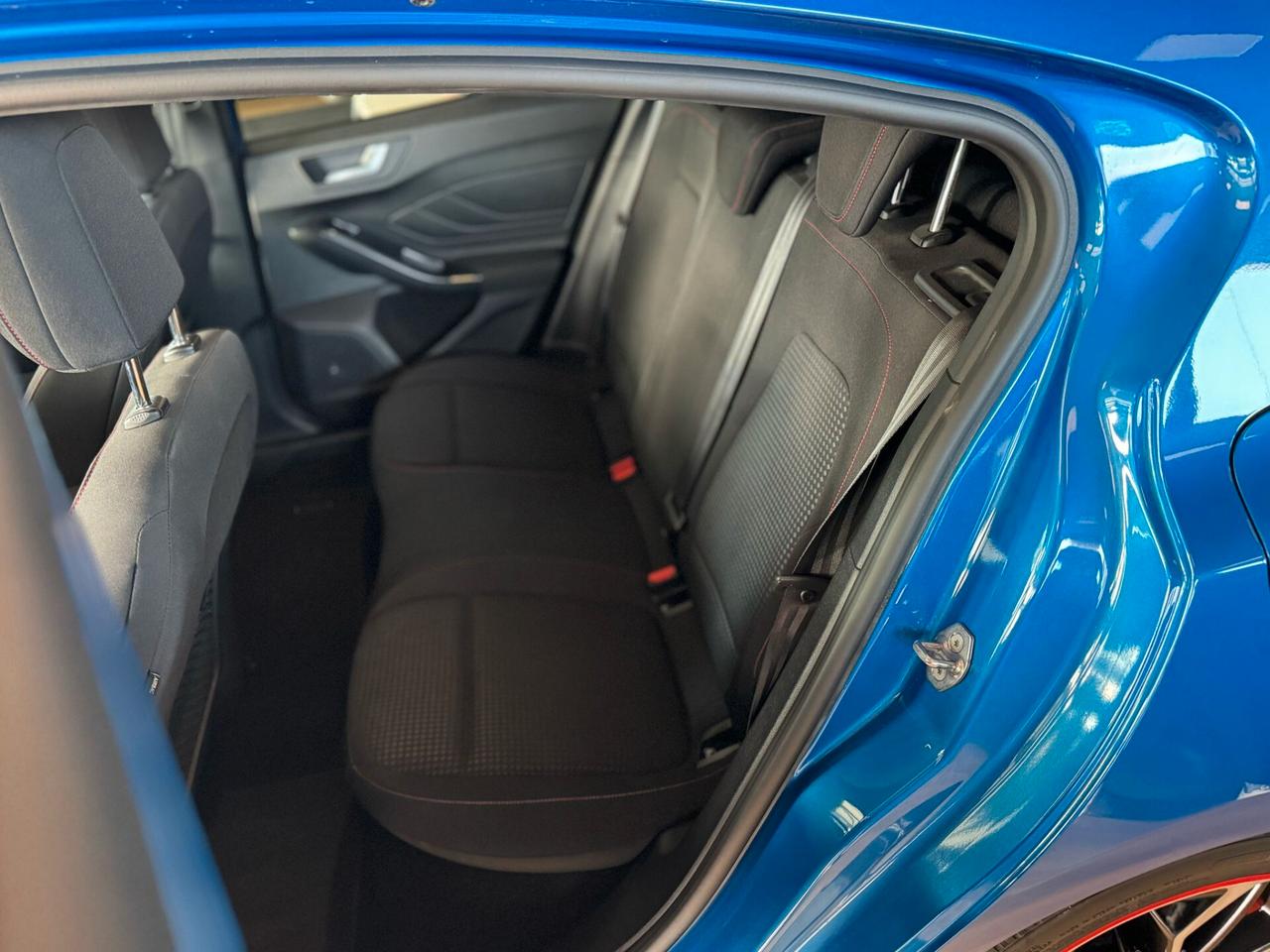 Ford Focus 1.0 EcoBoost Hybrid ST-Line