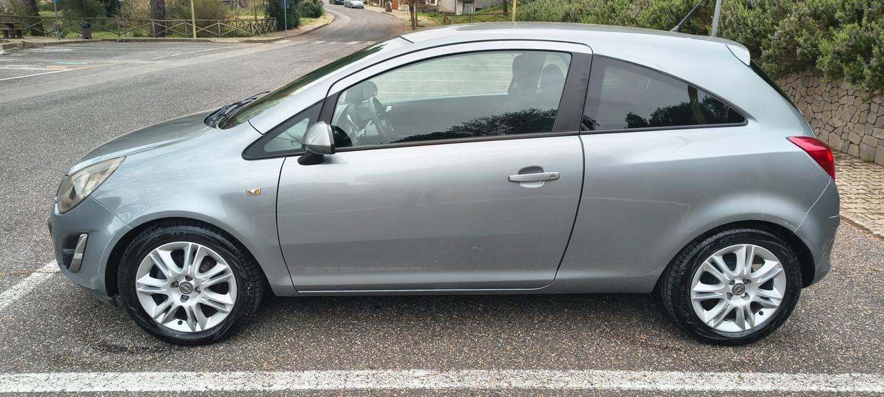 Opel Corsa 1.2 3 porte Club