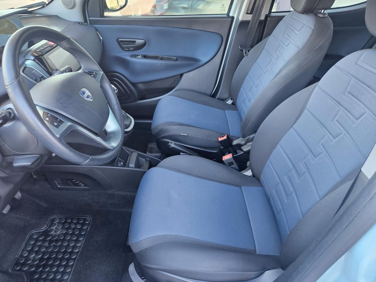 Lancia Ypsilon 1.0 FireFly 5 porte Hybrid Platino ** 13900 KM**