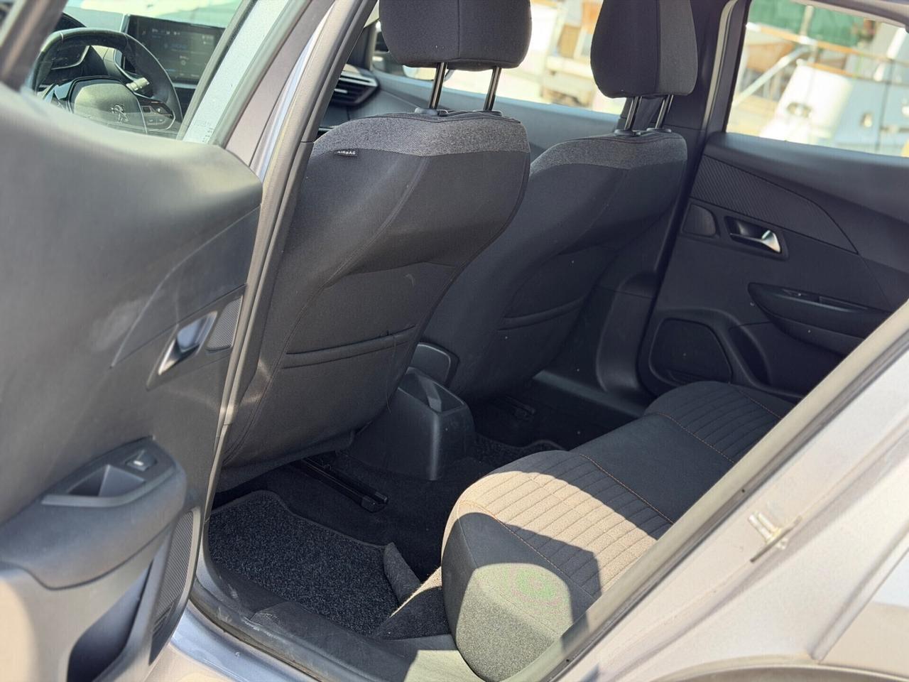 Peugeot 2008 BlueHDi 1.6 HDI 110 cv 2022 garanzia 12 mesi