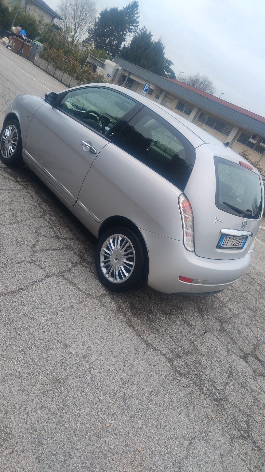 Lancia Ypsilon 1.2 Argento