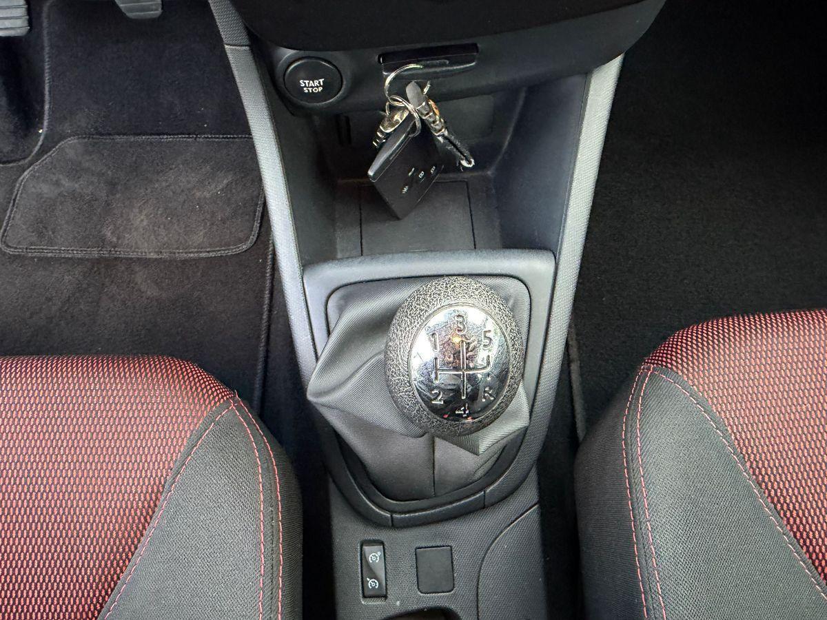 RENAULT - Clio - 1.2 75 CV 5p. Costume National