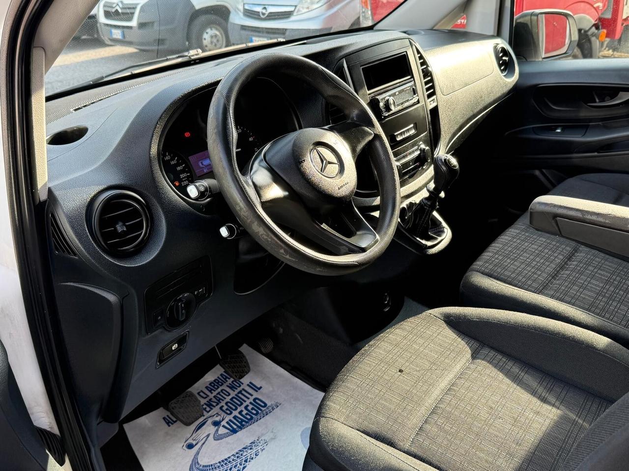 Mercedes Benz VITO 114 CDI COMPACT 2.2 6 MARCE COMPACT