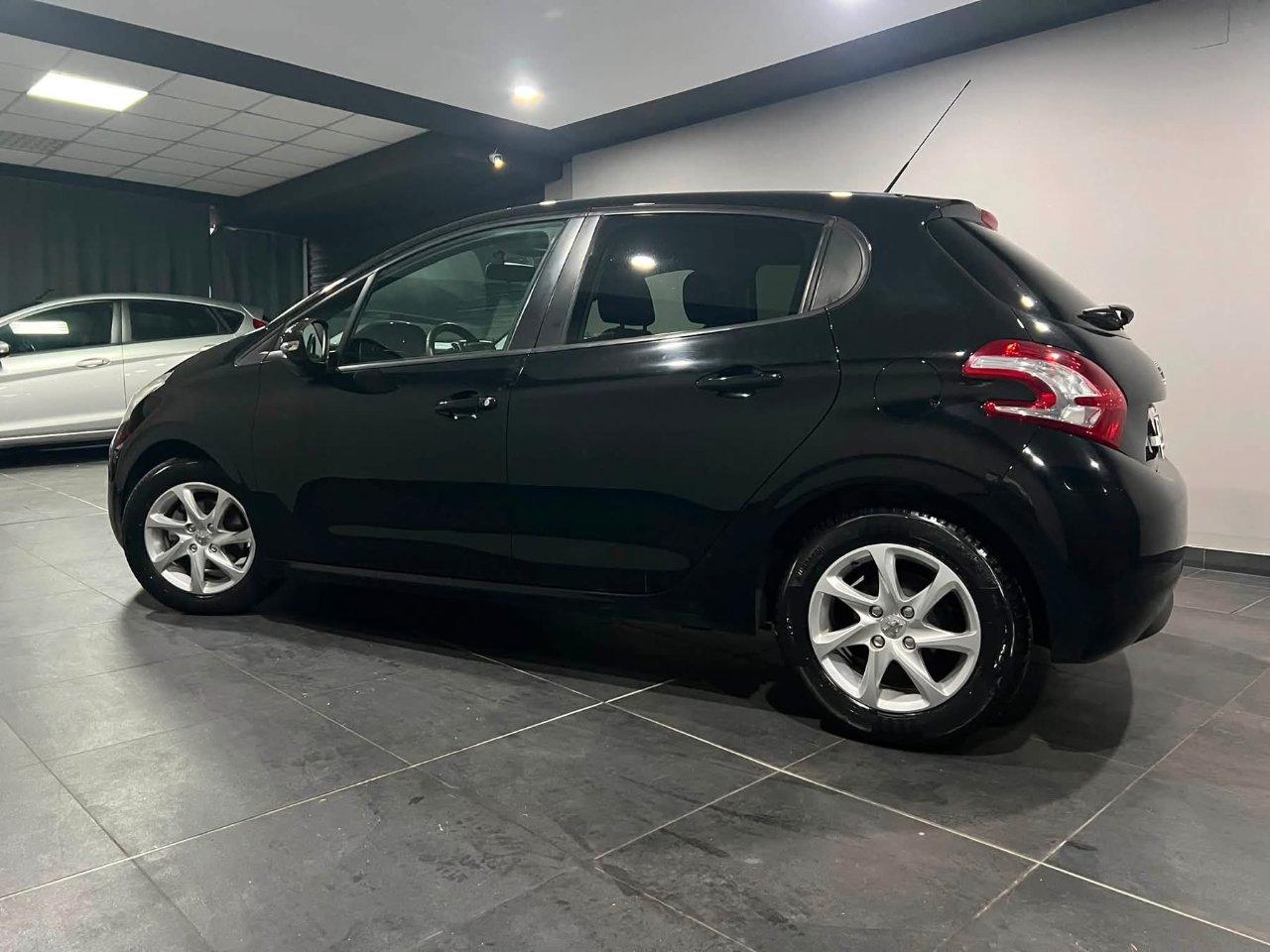 Peugeot 208 208 1.4 hdi 5 Porte TOTAL BLACK