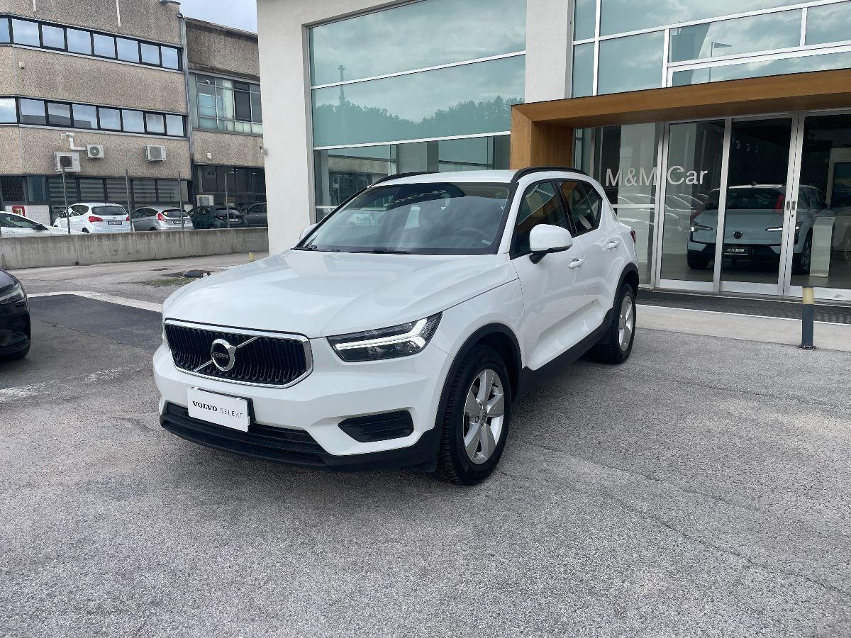 VOLVO - XC40 - T2 Momentum Core