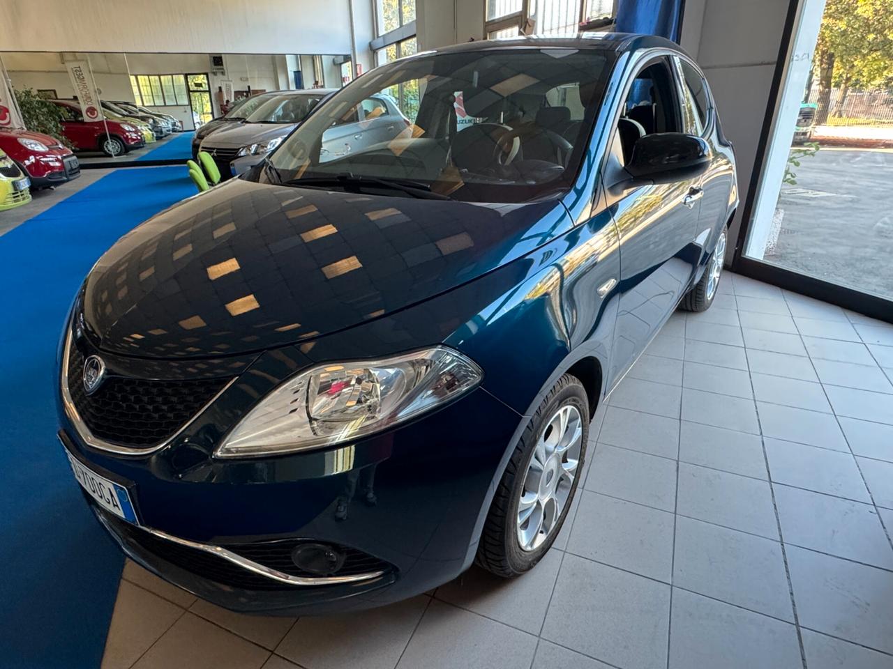 Lancia Ypsilon 1.2 69 CV 5 porte Platinum