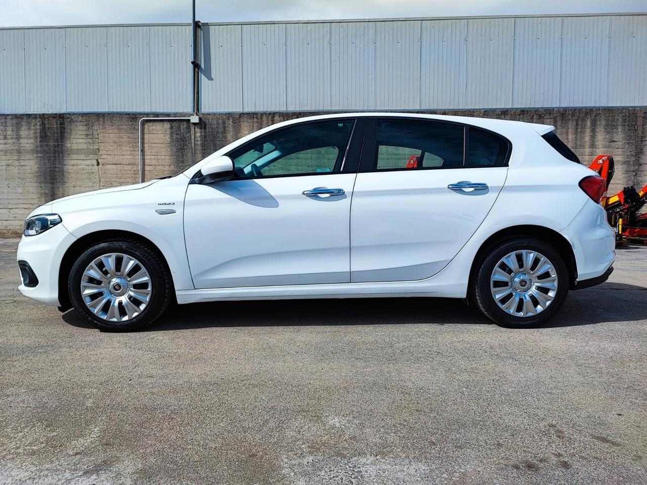 FIAT TIPO 1.3 CC. 95 CV. VERSIONE EASY IVA DEDUCIBILE RIF: 1223