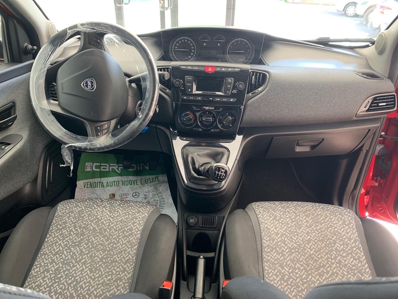 Lancia Ypsilon 1.0 FireFly 5 porte S&S Hybrid Alberta Ferretti