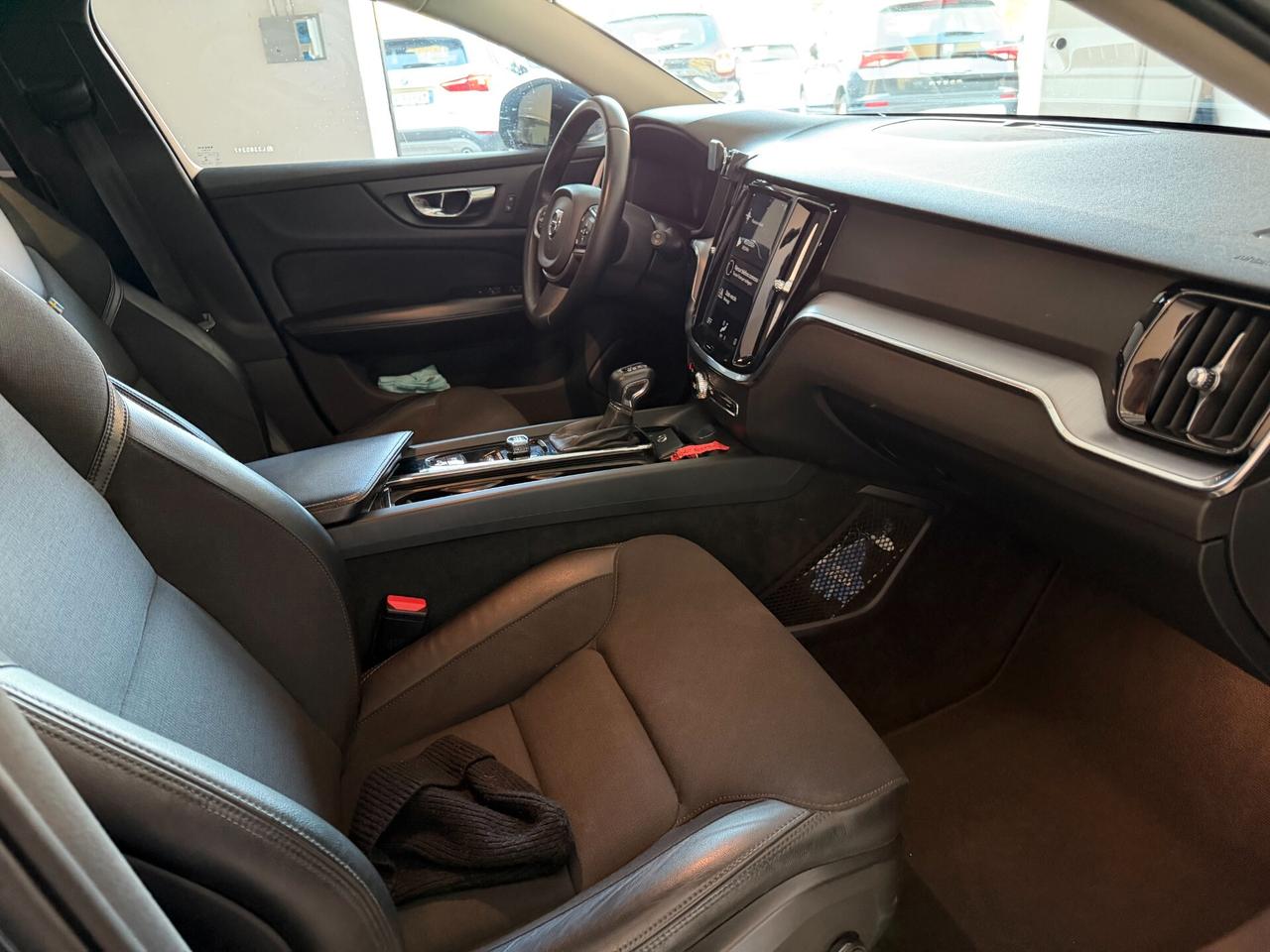 Volvo V60 D3 Geartronic Inscription 12/2020 AUTOCARRO