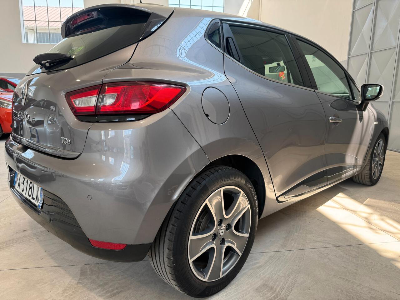 Renault Clio 0.9 TCe 12V 90CV Start&Stop 5 porte Duel2