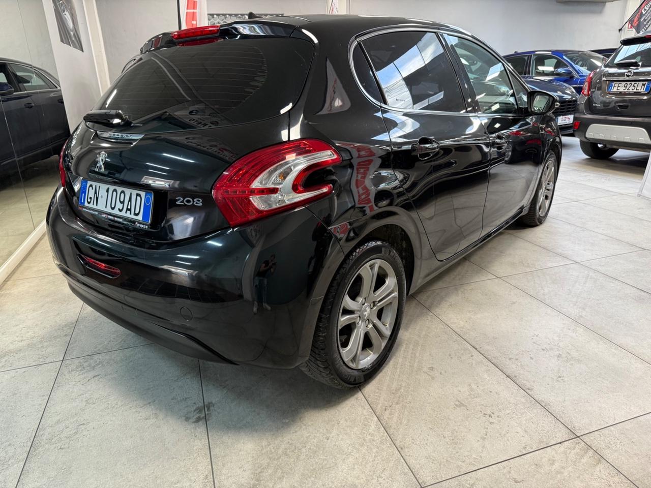 Peugeot 208 1.4 HDi 68 CV 5 porte Allure Ok Neopatentati