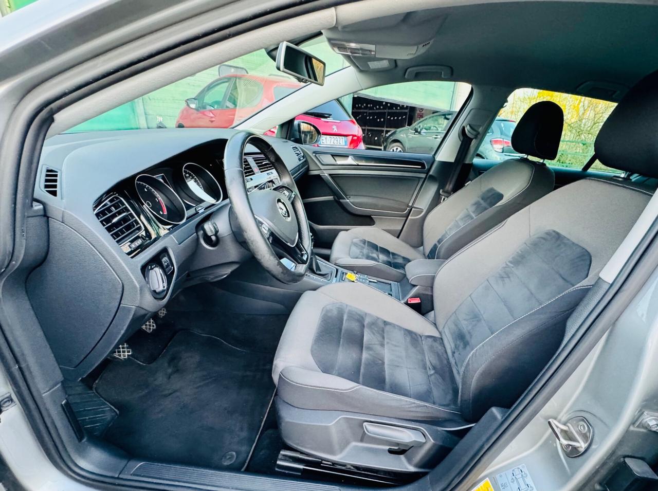 Volkswagen Golf 1.6 TDI 5p. Highline BlueMotion