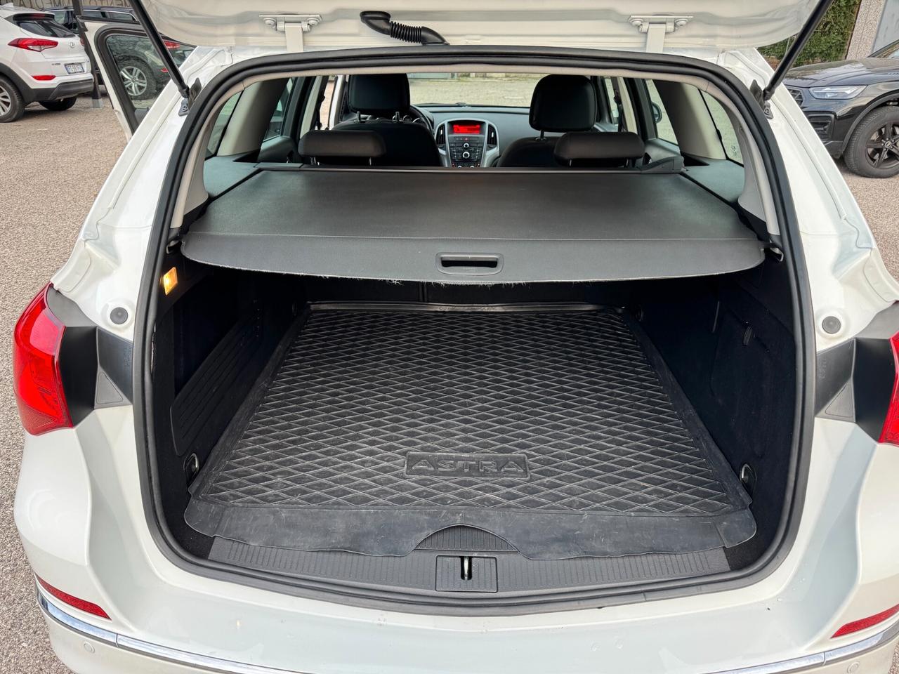 Opel Astra Sports Tourer 1.7 cdti 130cv AUTOCARRO N1 - UNIPR.