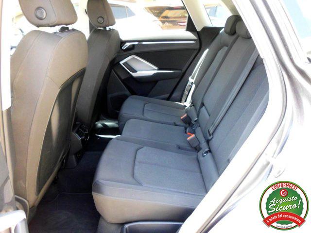AUDI Q3 35 TDI S line edition