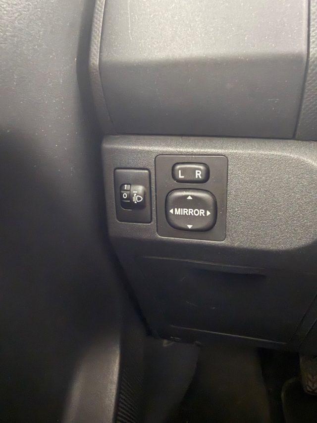 TOYOTA Yaris 1.0 5P LuXuRy Pack