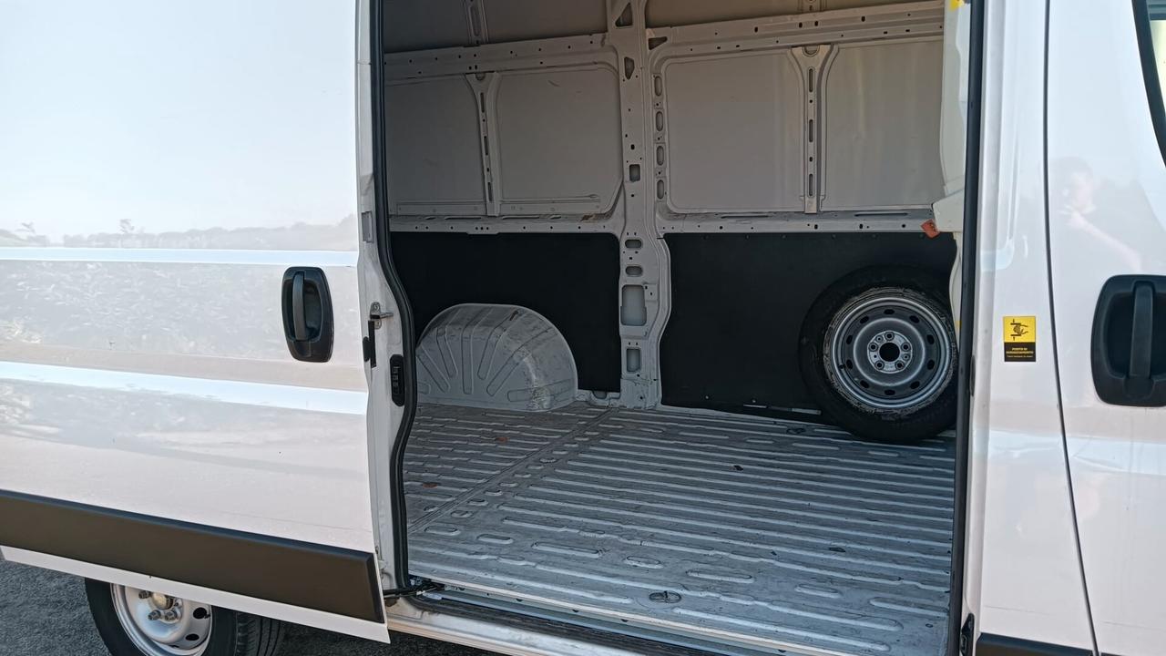 Peugeot Boxer 335 2.2 BlueHDi 140 S&S PLM-TA Furgone