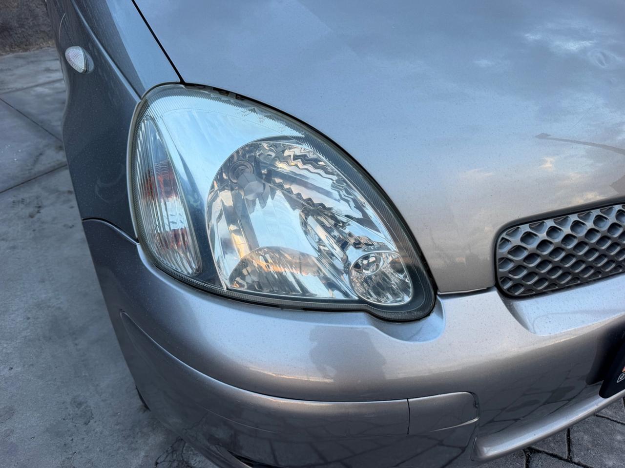 Toyota Yaris 1.3i 16V cat 5 porte Sol Blue