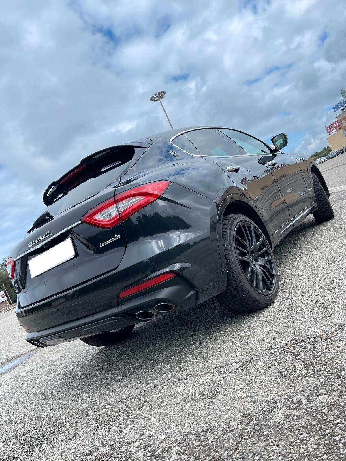 Maserati Levante V6 250cv Diesel AWD Gransport