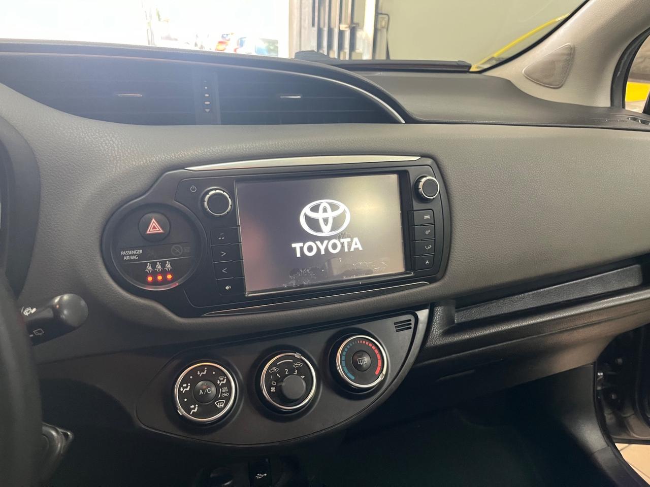 Toyota Yaris 1.0 5 porte Lounge gpl 2016