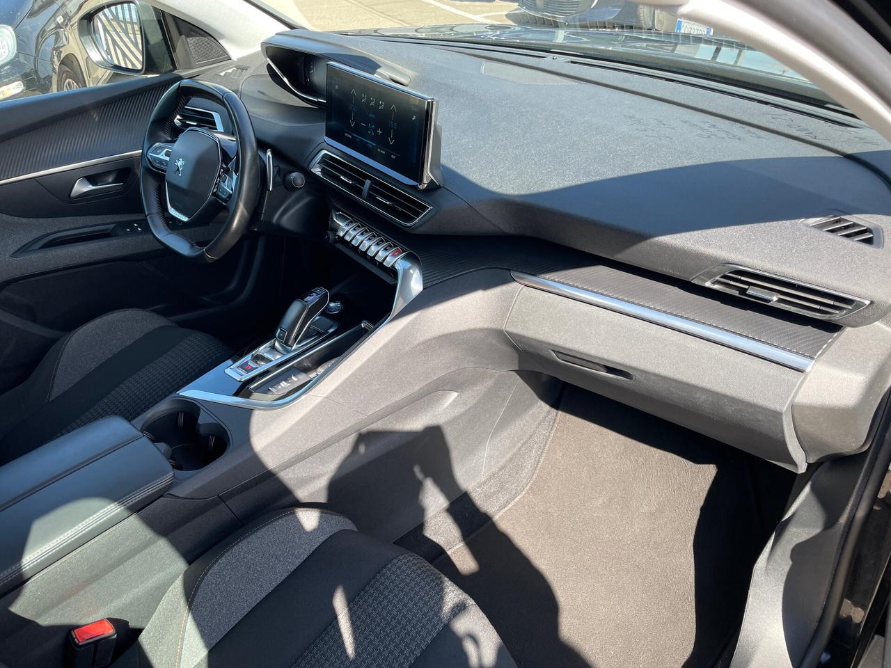 Peugeot 3008 1.5 BlueHDi 130cv EAT8 Active Business-NAVIGATORE-RETROCAMERA