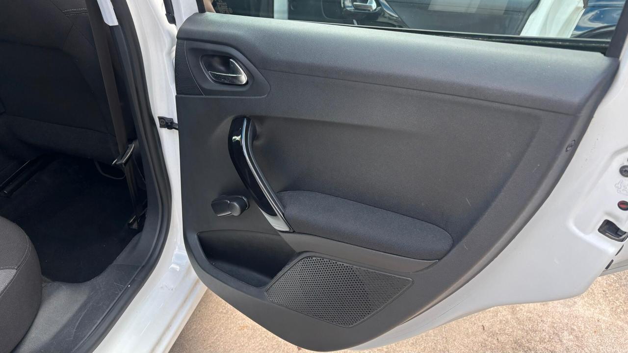 Peugeot 208 1.4 HDi 68 CV 5 porte Mix