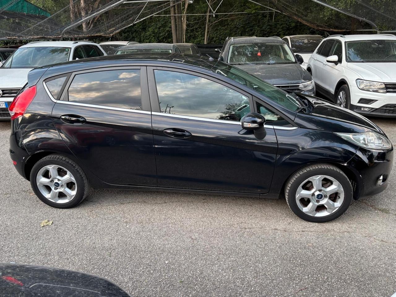 Ford Fiesta 1.4 5 porte GPL Titanium OK Neopatentati