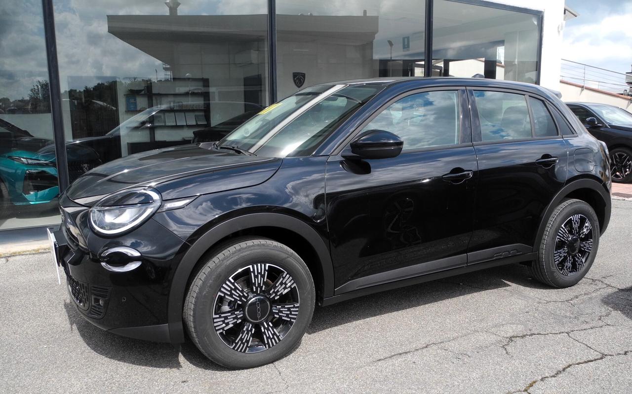 Fiat 600 Hybrid 110 CV DCT MHEV Icon serie speciale