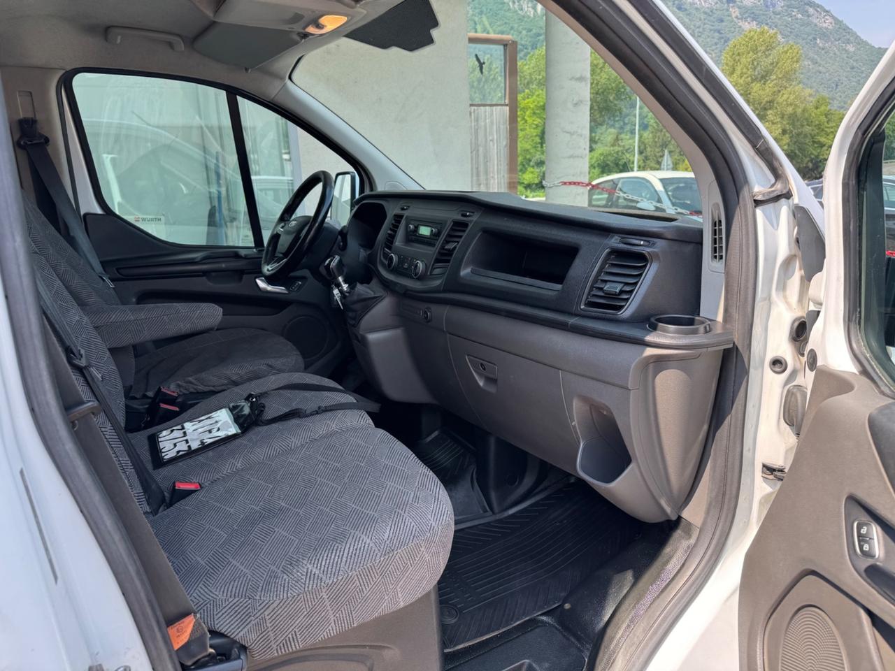 Ford Tourneo Custom AUTOCARRO