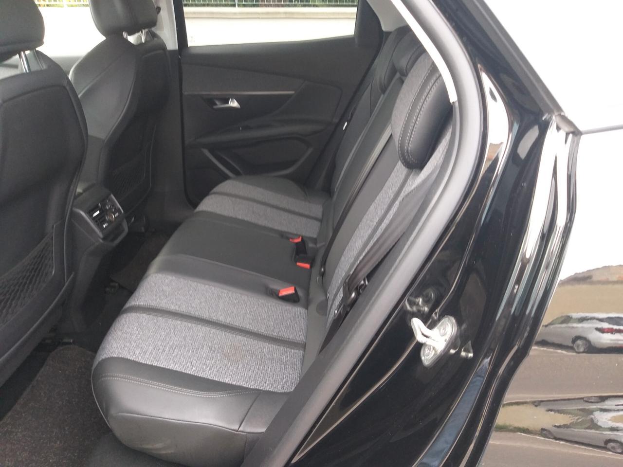 Peugeot 3008 BlueHDi 130 S&S Allure