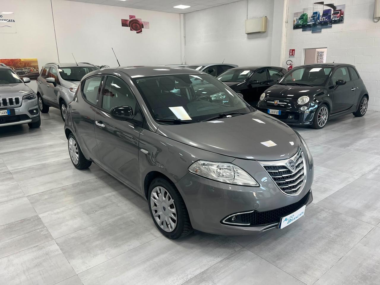 Lancia Ypsilon 1.2 8v