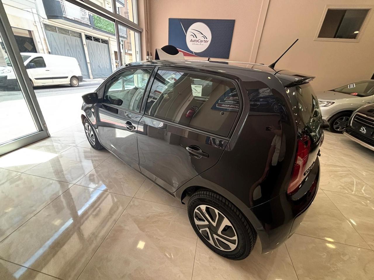 Volkswagen up! 1.0 METANO **64.000 KM ***
