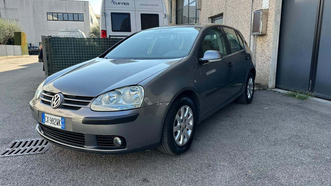 Volkswagen Golf 1.6 16V FSI 5p. Comfortline
