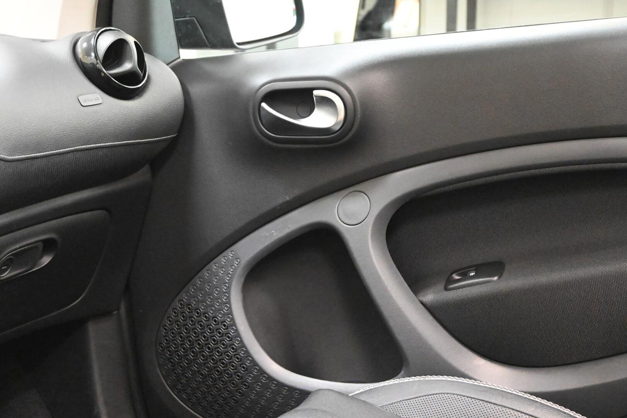 SMART fortwo 3ªs.(C/A453) fortwo BRABUS 0.9 Tu...