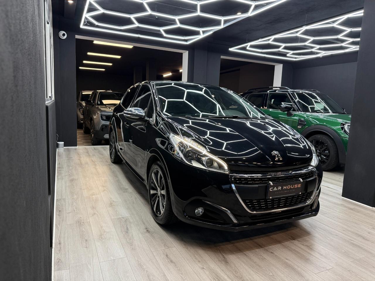 Peugeot 208 1.2 82CV puretech Allure OK NEOPATENTATI