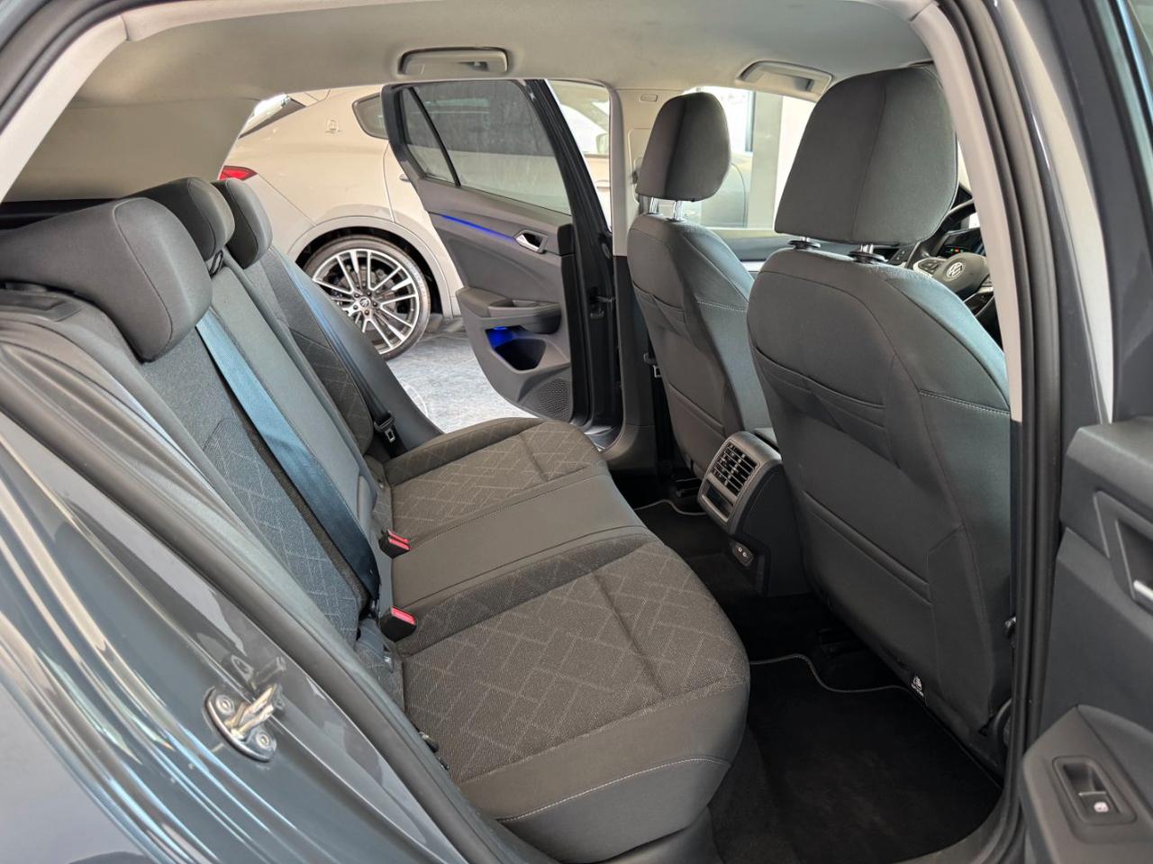 Volkswagen Golf 1.0 etsi evo 110cv dsg Uniprop Full Opt