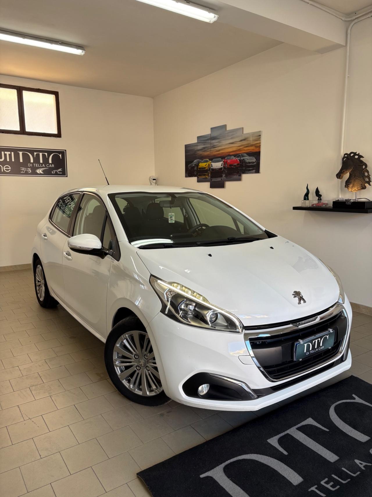 Peugeot 208 BlueHDi 75 5 porte Allure